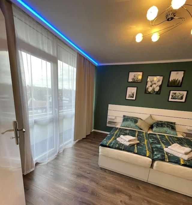 Grosse 3-Zimmer Wohnung, Zentrale Lage. 뮬하임안더루 외부 사진