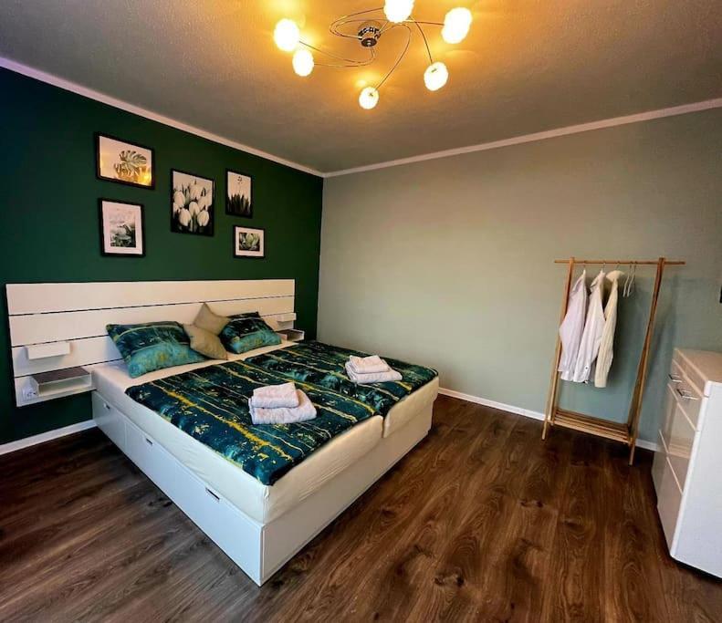 Grosse 3-Zimmer Wohnung, Zentrale Lage. 뮬하임안더루 외부 사진